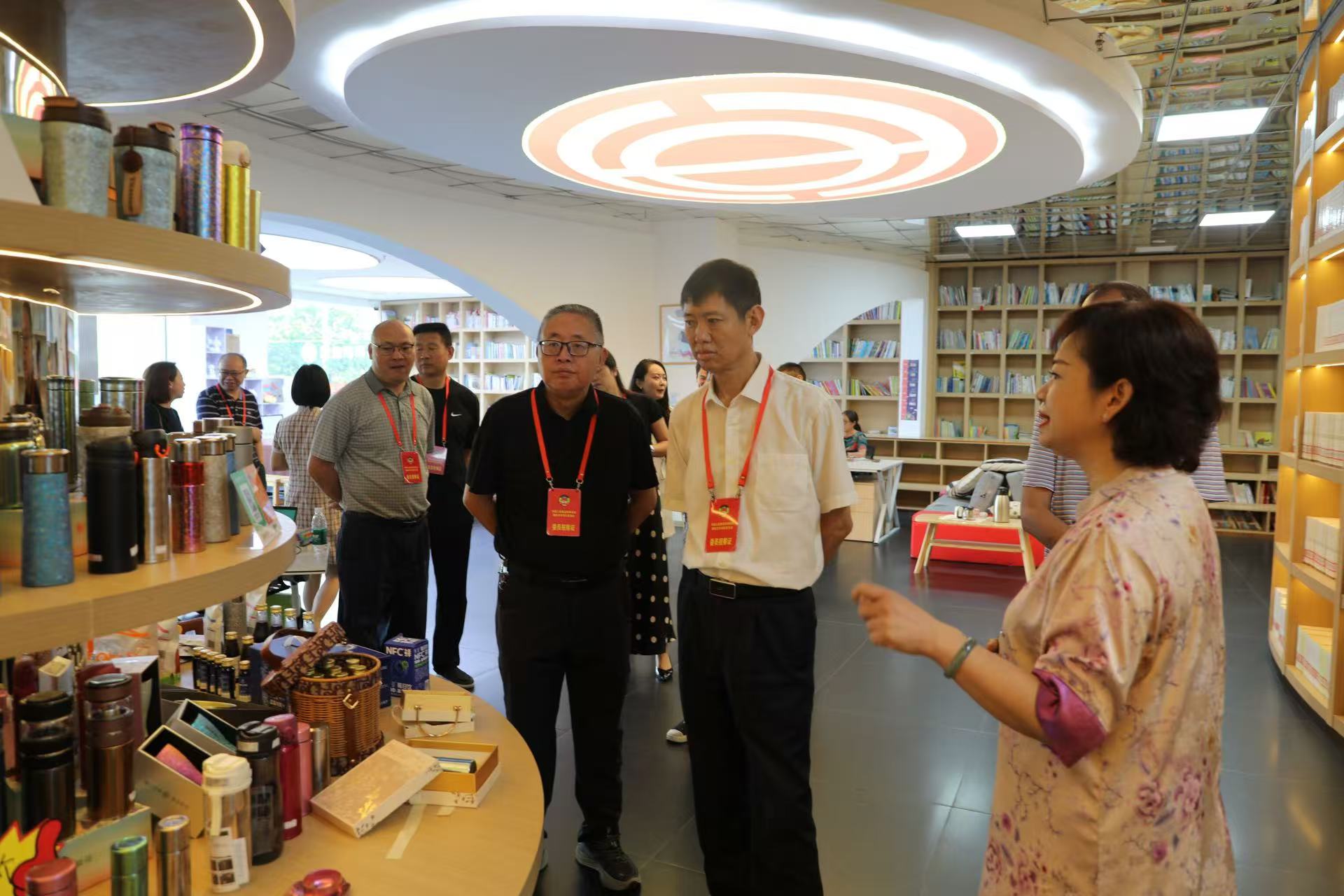 攀枝花市东区政协围绕“提升公共文化服务水平，促进精神生活共富” 开展民主监督.jpg